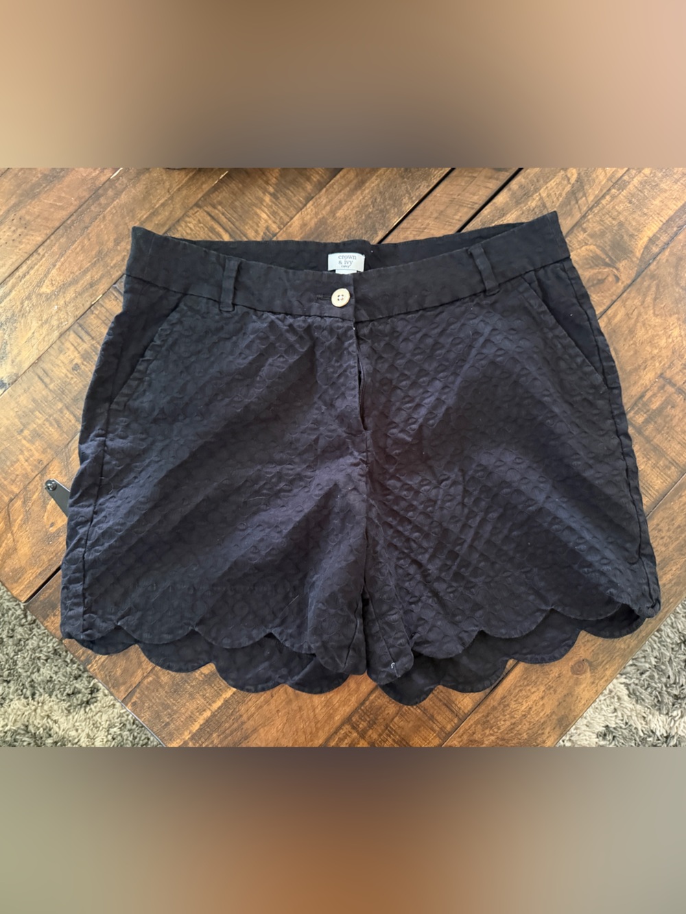 crown & ivy curvy Black Scalloped Hem Textured Shorts